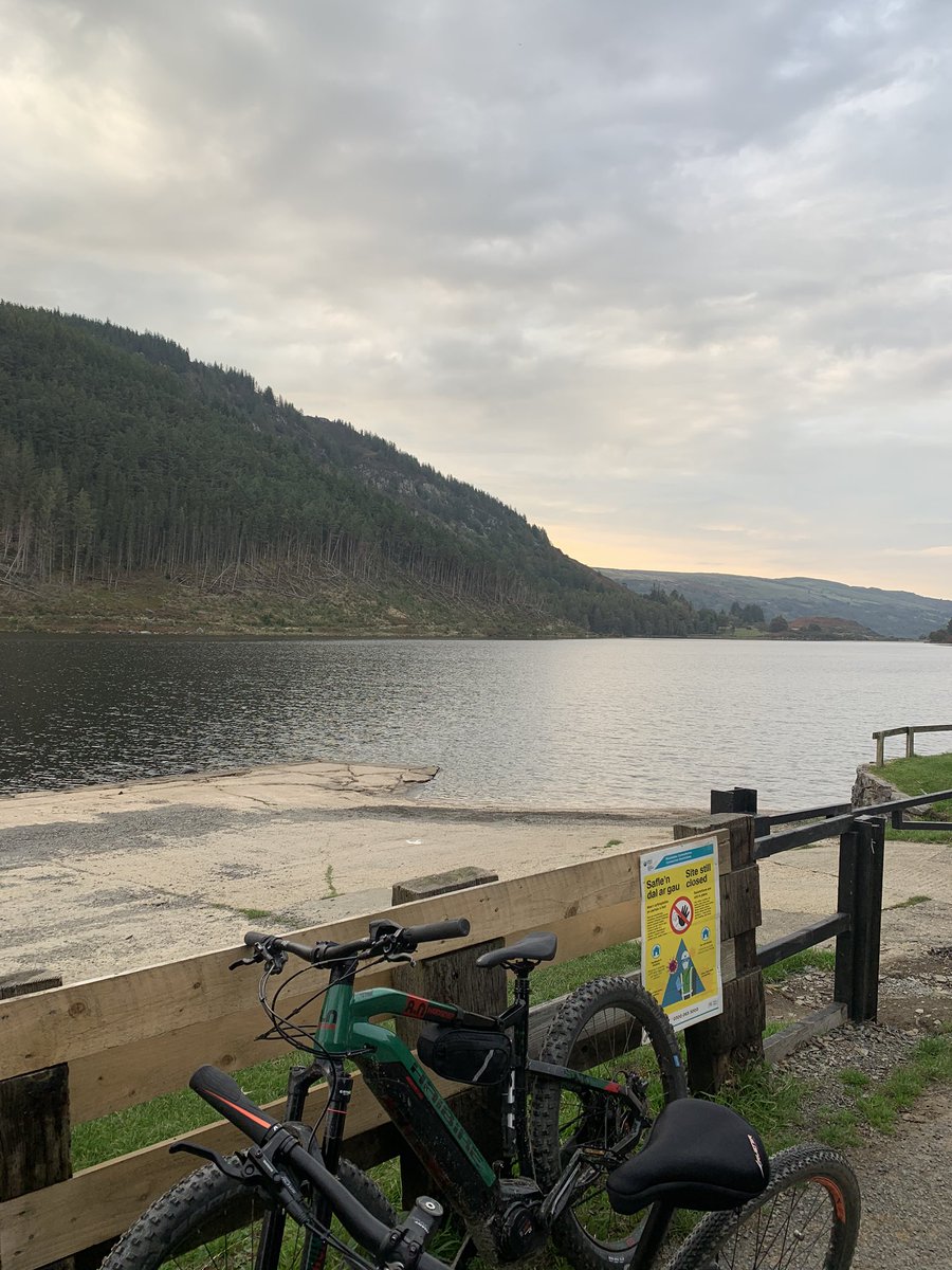oemetcalfe's tweet image. Ar y beic heno spin sydyn #llanrychwyn #llyngeirionydd #llynparc