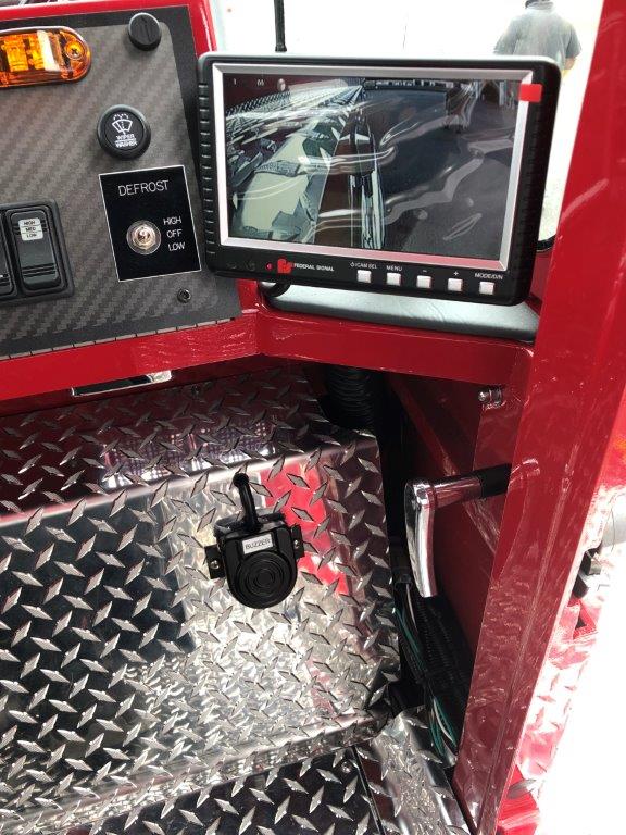 KMEFire's tweet photo. #TillerTuesday
The City of Corona FD recently accepted delivery of this 101' Tractor-Drawn AerialCat. This tiller features duel side view cameras helping the tillerman with visibility while operating in congested areas.
#kmeworksforyou #confidenceateverystep #TDA #tillertime https://t.co/wBcTnM3mIq