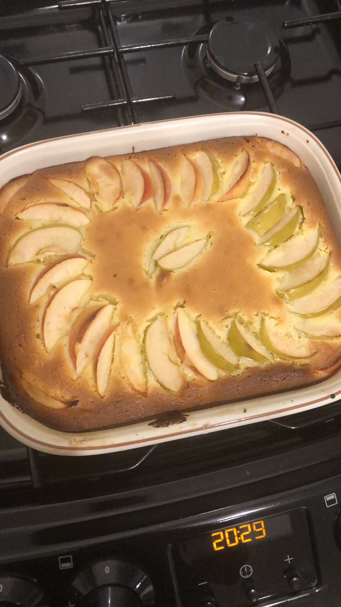 A_L_P__'s tweet photo. Call me mary perrin. #realmenbake https://t.co/7ymHq9yOCk