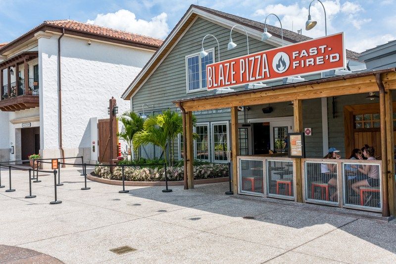 kariss_leigh's tweet image. 15 iconic Disney World foods I can&apos;t wait to order on my next trip buff.ly/2CdifiF #disneyword #disneyparks #waltdisneyworld #disneybloggers #wdw @DisneyBlogRT