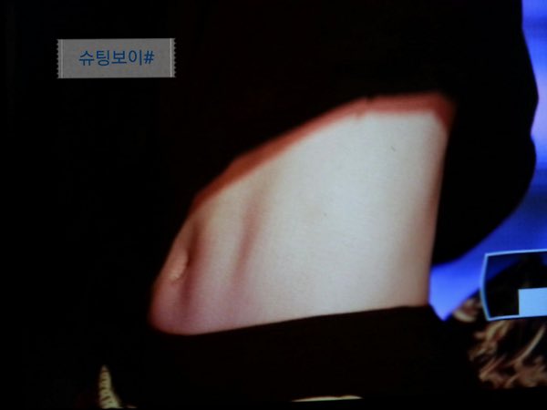 mygoldpics's tweet photo. just found this pic of 2013 yoongi’s tummy https://t.co/dtoDkFkiHC