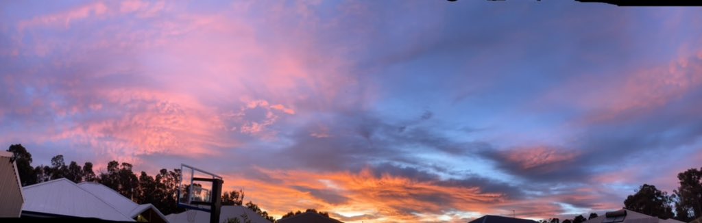 neb_ando's tweet photo. @weather_wa @BunburyWeather @2017Ferret @BigV2011WCE @RKMac65 @drstip @perthovalman @baxlex @ImTheOnlyAstro @Richard_Kreider @Barnsy_Lisa @Rob_lebob @ManjitK6987 @paulmp @Sparrow_65 @TheWAWG @aussie_robbob @WendyBirdOZ @timeanddate Going off like a frog in a sock down here in #donnybrookwa https://t.co/us8t1IpsA4