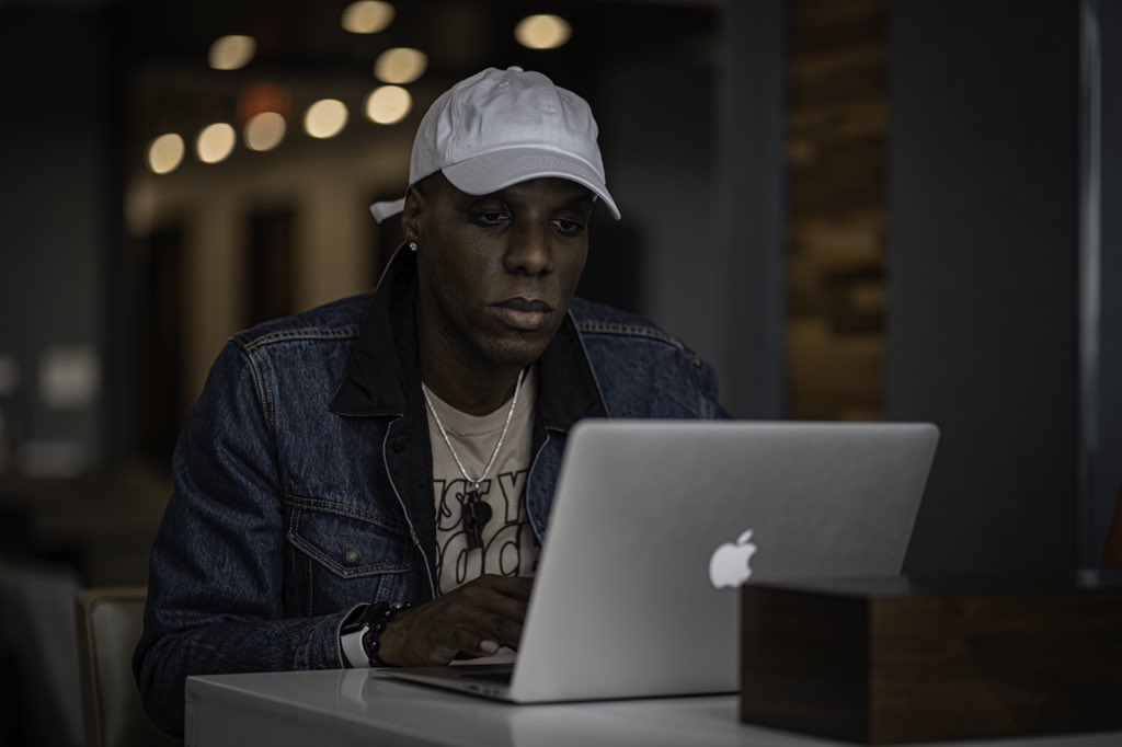 BrandonClayPSB's tweet image. Brandon Clay Recruiting Profile: BClayRecruiting x @bclayrecruiting

Five To Know from Indianapolis

‘23 G Macy Brown (MI)
‘23 G Ava Couch (IN)
‘22 G Brooke Highmark (MO)
‘22 P Kyla Oldacre (OH)
‘23 P Mackenzie Thomas (IN)

GET YOUR OWN RECRUITING PROFILE: peachstatebasketball.com/brandon-clay-c…