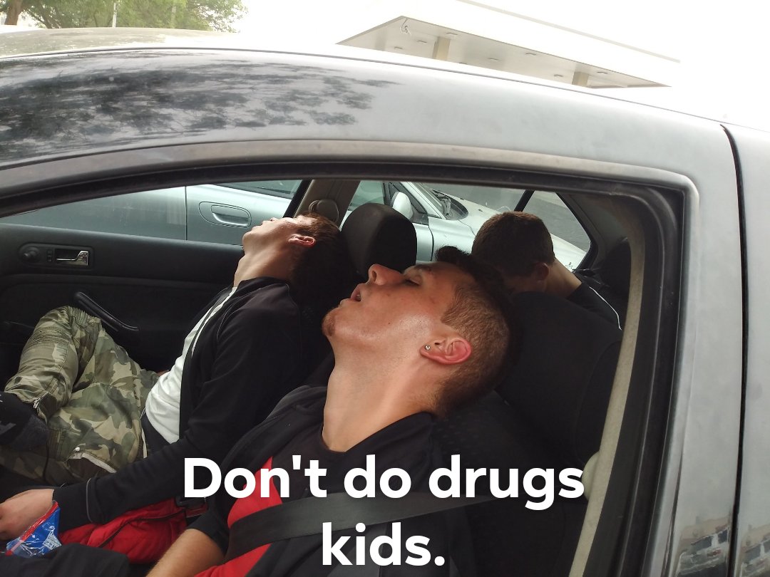 juneauwho87's tweet photo. I fucking hate heroin.
#10yearsclean #killyourlocalheroindealer https://t.co/lNSvIB82mC