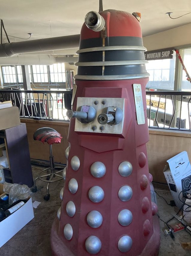 projectdalek's tweet photo. Anyone in the USA want to buy an original Edwin Hall Dalek ride?
Rare in the UK. Ultra-rare in the States...
https://t.co/LG1Uuf2RWe
#ProjectDalek #DalekBuilders #Dalek https://t.co/u3mtOj5gGf