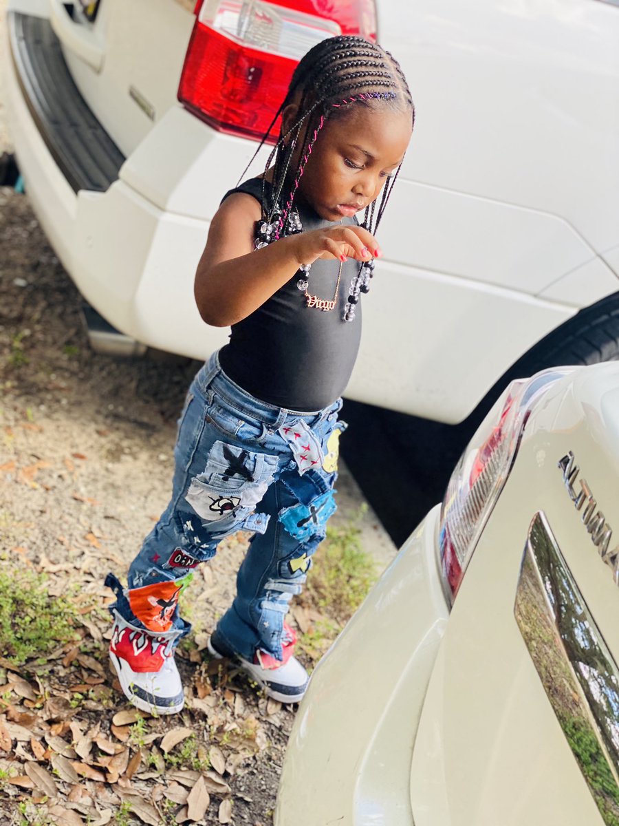 ZaLiyahsMommy's tweet photo. Hold up Z I told them you been gone bring the heat 🔥 🤩 My lil daughter too Raw🥵🥶 #birthdayshananigans S/O my dawg Lalita Middleton💪🏽 https://t.co/dmpm5aze7r