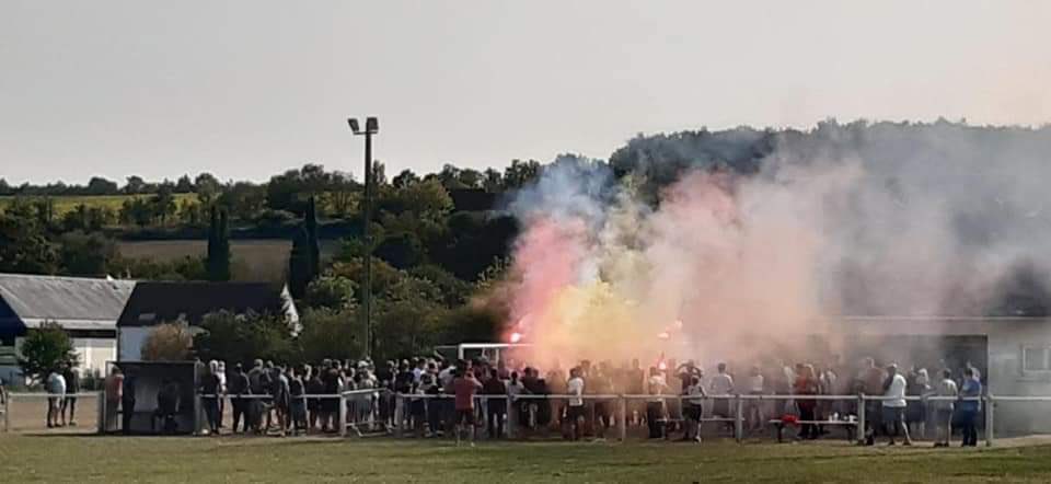 USRPM_Officiel's tweet photo. Collectif ultras ; On arrive pour le 3 ème tour de la @coupedefrance - #USRPM❤️💛 https://t.co/3y8jztEIpl