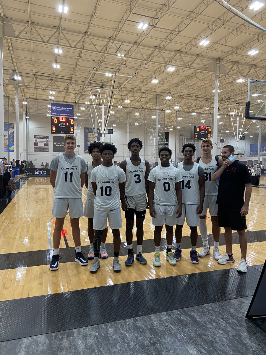 I’m so proud of these young men., they  played hard all season. I also want to thank coach Keith Palek you did an awesome job. I love the way you supported each and everyone of your players💕💯👍🏽💪🏽👏🏽🏀🏀🏀