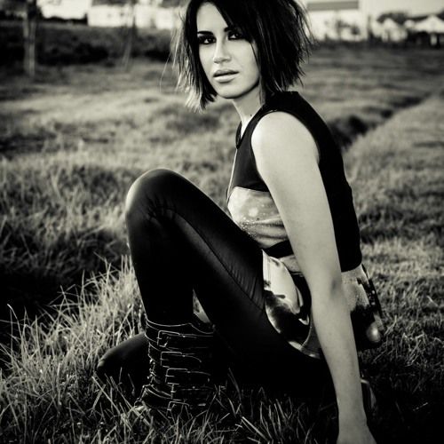 Rocking new track by local songwriter Aaron Irving and performed by the talented Natasha Meister.  Produced by The Sound Room.  Play it loud!

buff.ly/35yLrwI