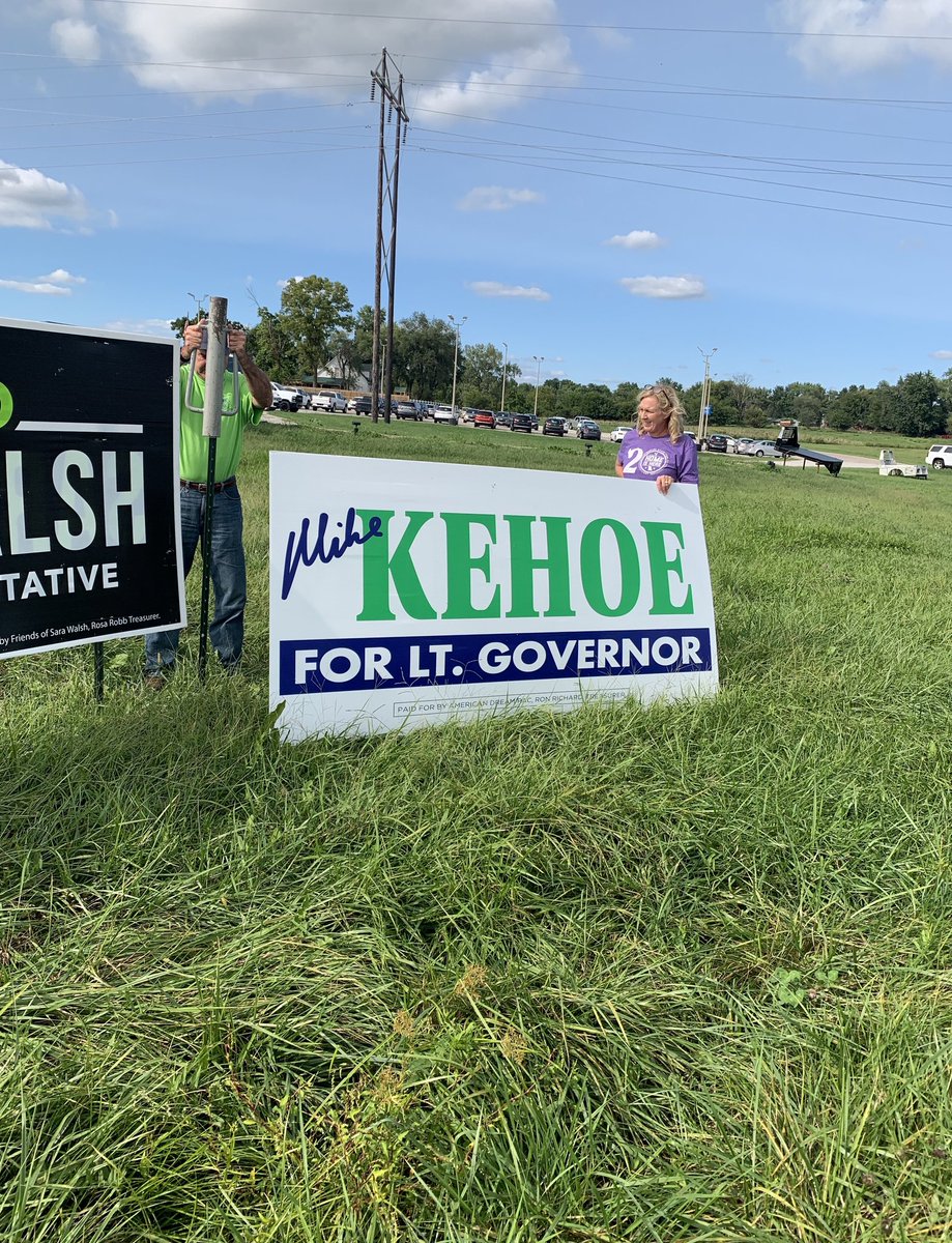 MikeLKehoe's tweet photo. Beautiful summer day in Moniteau County this afternoon, perfect for putting up signs. I've been blown away by all of our volunteers around the state putting up signs. Share a picture of you and your #signteam so we can give you a shout out! #LeadRight https://t.co/MlVOTlANBx