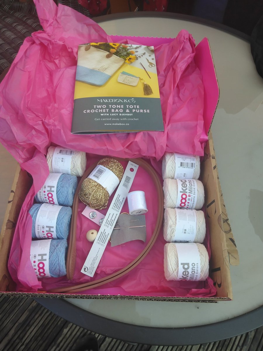 learningtofloat's tweet photo. #3goodthings #seekingsunshine
1) Drove out of the city to meet my parents for Sunday lunch
2) Finally opened my #makebox and started crochet project 3) Being prayed for on church zoom prayer meeting https://t.co/n0WFIbuWP5