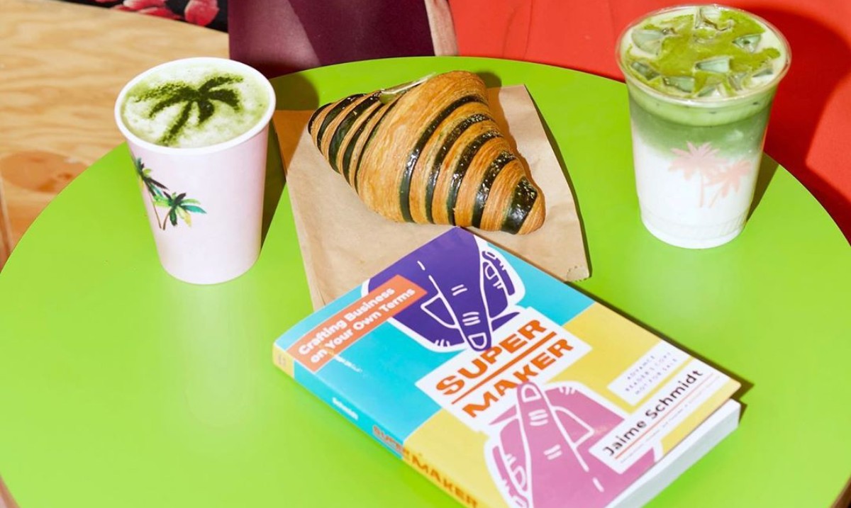 ChronicleBooks's tweet photo. Through unfiltered storytelling and instructive takeaways, the acclaimed entrepreneur, founder of Schmidt's Naturals, and icon of the Maker Movement, @jaimeschmidt shares how you too can start or grow your own business. #Supermaker https://t.co/QnBL6xYWSW https://t.co/9y9YWvbXNI