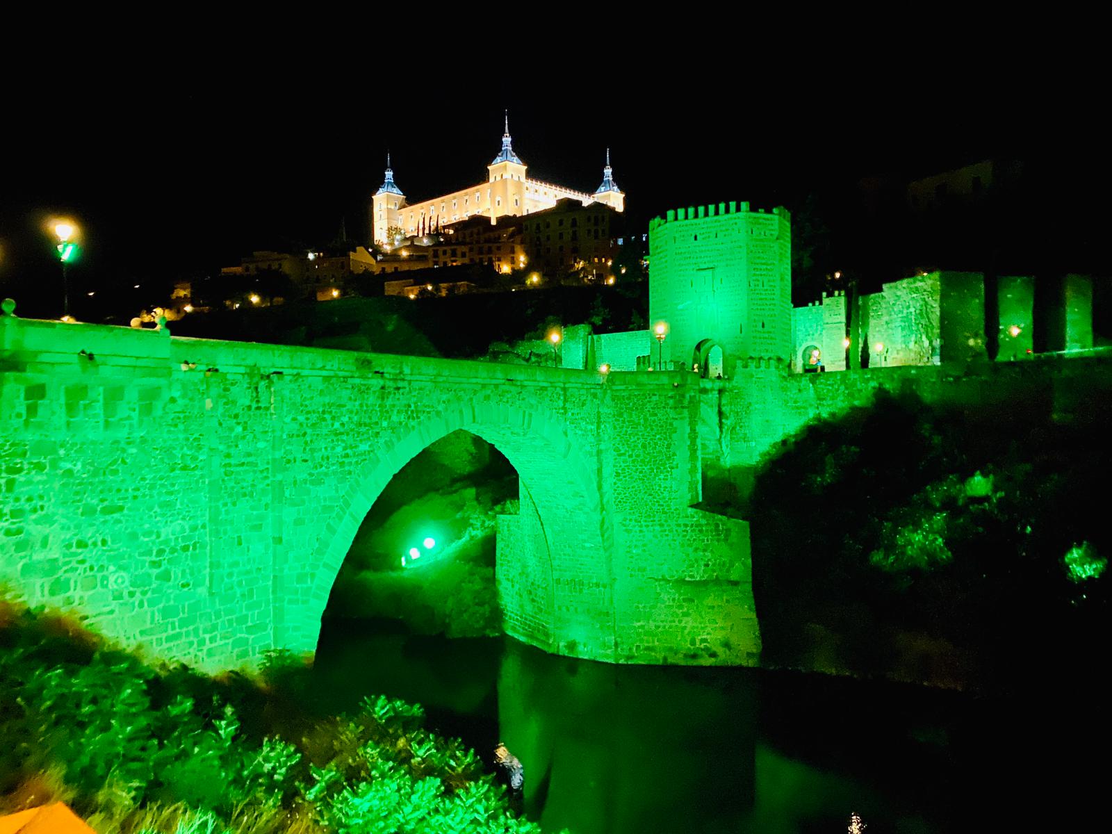 Toledo se ilumina de verde por las enfermedades mitocondriales 