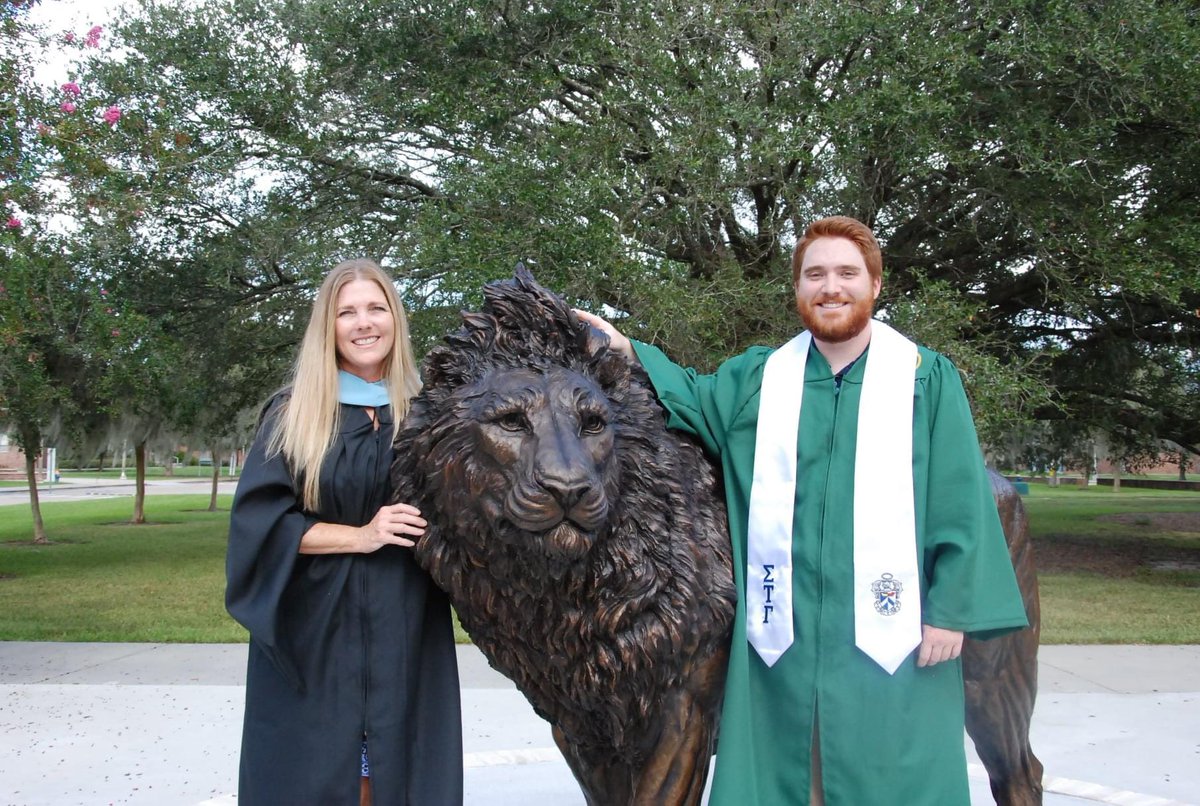 allieoop_15's tweet photo. my mom &amp; bro graduated together this summer &amp; I'm crying about it. so proud. 

bro: bachelor's in finance
mama: master's in educational leadership https://t.co/o2rztKRHdz