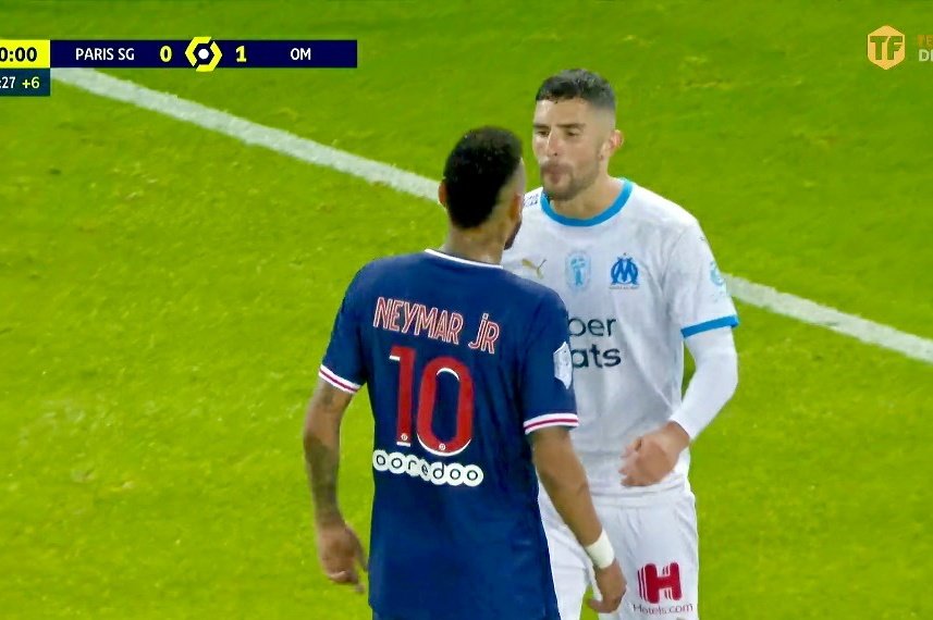 Neymar pendant le match : "Non au racisme. Pas de racisme. Pas ici. Putain de Ligue 1. On peut dire ce qu'on veut, mais pas ça. (À l'arbitre) Surveillez Alvaro parce que c'est un putain de raciste, c'est pour ça que je l'ai frappé"

Des mots forts 😮 #PSGOM