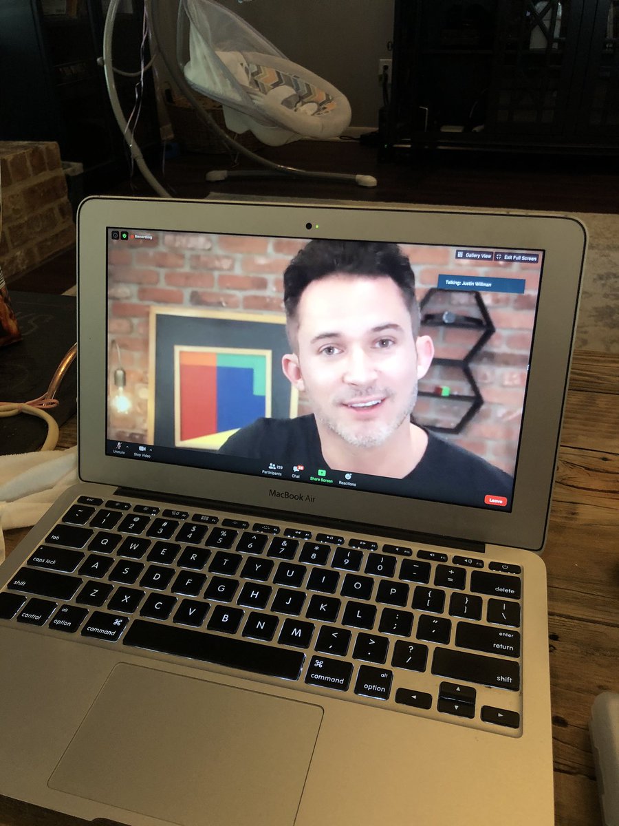 MarinanaaR's tweet photo. You are looking for some great date night/family night ideas? Look no more and watch @Justin_Willman show #MagicForHumansAtHome ! Can’t wait for what’s next man 🤓 https://t.co/3nYUyLjGyx
