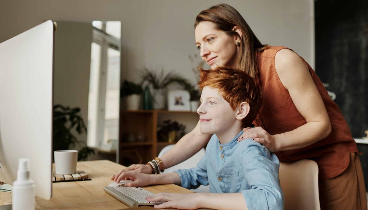 JacquiVdeV's tweet image. Engaging with families has never been more important. Investing in #FamilyEngagement #ParentEngagement is always worth it! 
 buff.ly/3ioAK3F