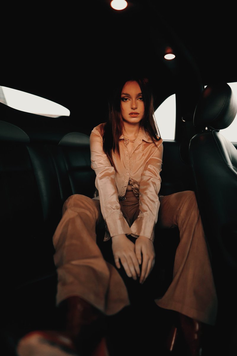 anaïs tweet media