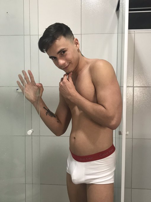 Feliz anivers&aacute;rio pra mim hoje 🥰❤️ https://t.co/n8lzRM77wX