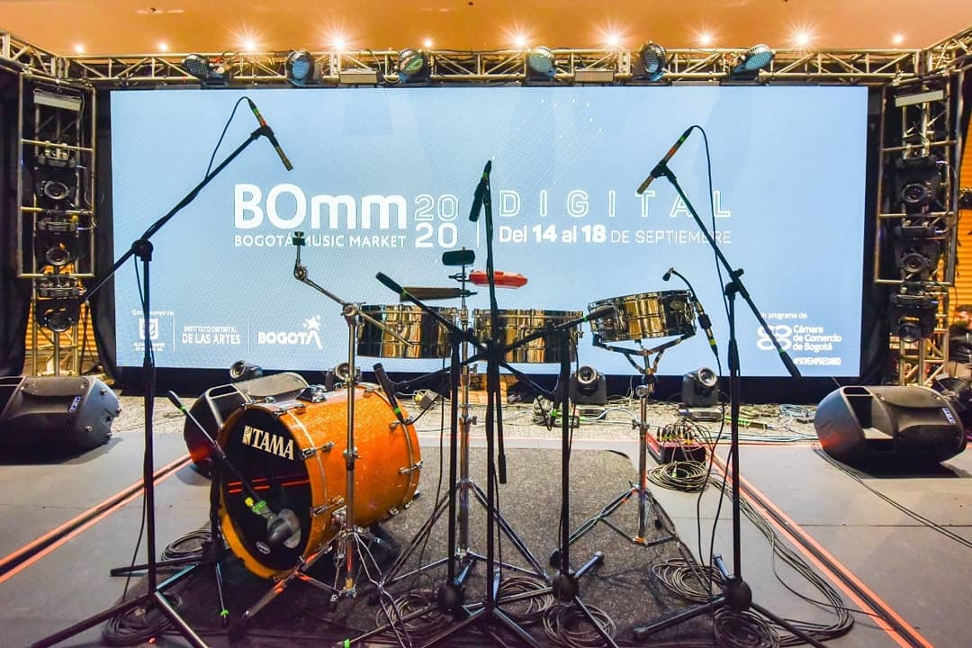 BOmm_Bogota's tweet photo. Sabemos que te gusta el contenido de calidad 😉 por eso este año traemos presentaciones de 19 de los mejores artistas y bandas del país 🔥 Muy pendientes de nuestros #BOmmShowcase y de toda nuestra programación.
#BOmm2020 https://t.co/IfD4ErAn5I