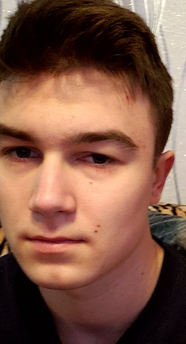 StopF2aBan's tweet photo. During 2 years I speak with my son by Skype... Dear President, are you able to see the pain in my son's eyes? 
@ckuck @doug_rand @NicoletteGlazer @washingtonpost @CNN @NILC @gsiskind @Forbes @WhiteHouse @AILANational
@jacobsoboroff https://t.co/7WMVg2xfI2