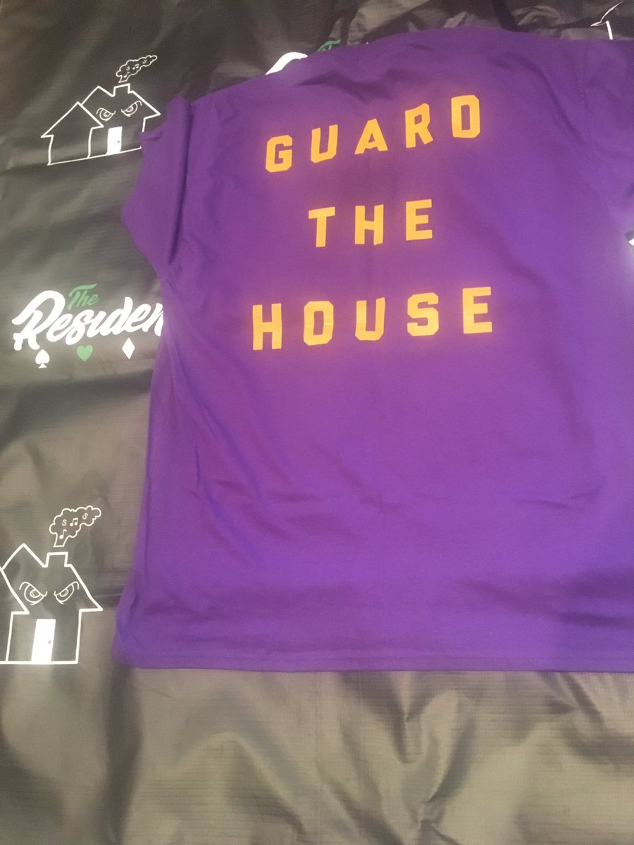 HardawaySmith's tweet photo. #GuardTheHouse LA Shit 🏠🏁🏀 https://t.co/r18BBDHy0X
