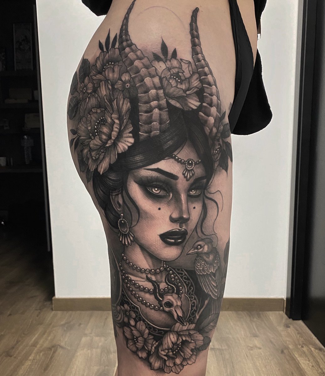 Stencil to tattoo - around 10 hours of work! 🖤