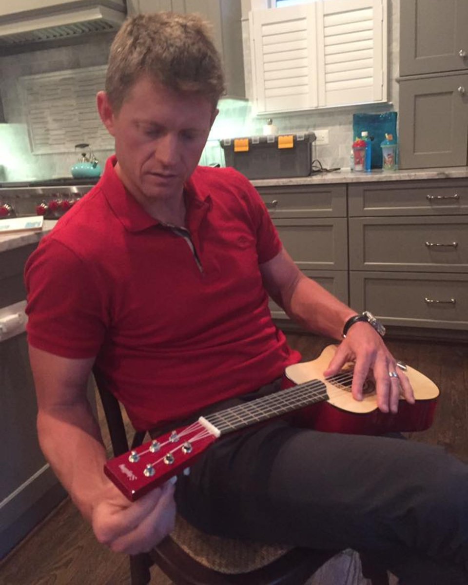 thedanlesniak's tweet image. Things can always be fine tuned…. Your business, your skill set, a mini guitar … 😉
#Coach #HyperfastAgent #Training #AlwaysLearning