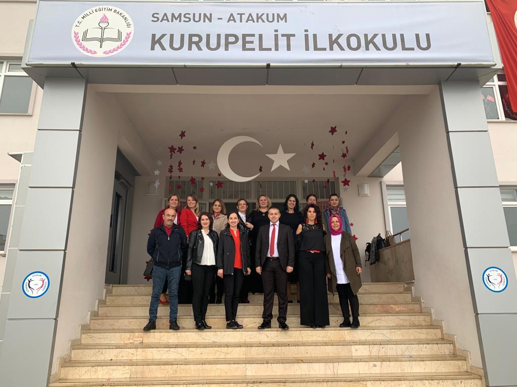 Kurupelit_io's tweet photo. Eğitim öğretim etkinliklerini yürütebilmek için birlik ve beraberlik içinde çalışan kadromuzla burası bizde.Aklınız kalmasın Ziya öğretmenimiz..#Burasıbizde @mert55k @eaglesalih55 @CoskunESEN57 @MurselCeylan19 @NejlaAkkaya @irfanyetik55 https://t.co/7k6GWWgqTX