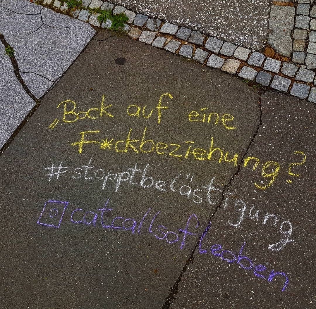 catcallsofleob1's tweet image. Hört auf, übergriffige Aktionen zu belächeln ("die sind halt dicht haha")
Hört auf mit dem "boys will be boys"-Bullshit. Der ist Teil des Problems...

instagram.com/p/CEDyx07HI6v/…

#catcalling #stopptbelästigung #feminismus #wehrteuch #chalkback