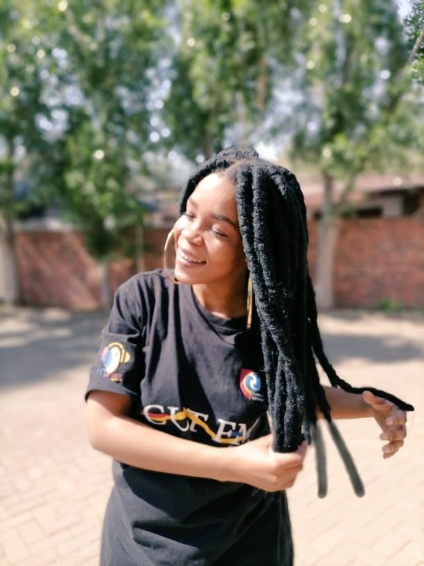 KgomotsoTodd's tweet photo. So shes back!!!π₯
#BarsOnBars with @CharlotteTheDj and myself, tonight 9pm till midnight on @CUTFM1058.
#05Top5Charts
#05Updates
#ArtistProfile
#OldSchool Bars and Exclusives π»π§π€© https://t.co/wP1WH0Izpt