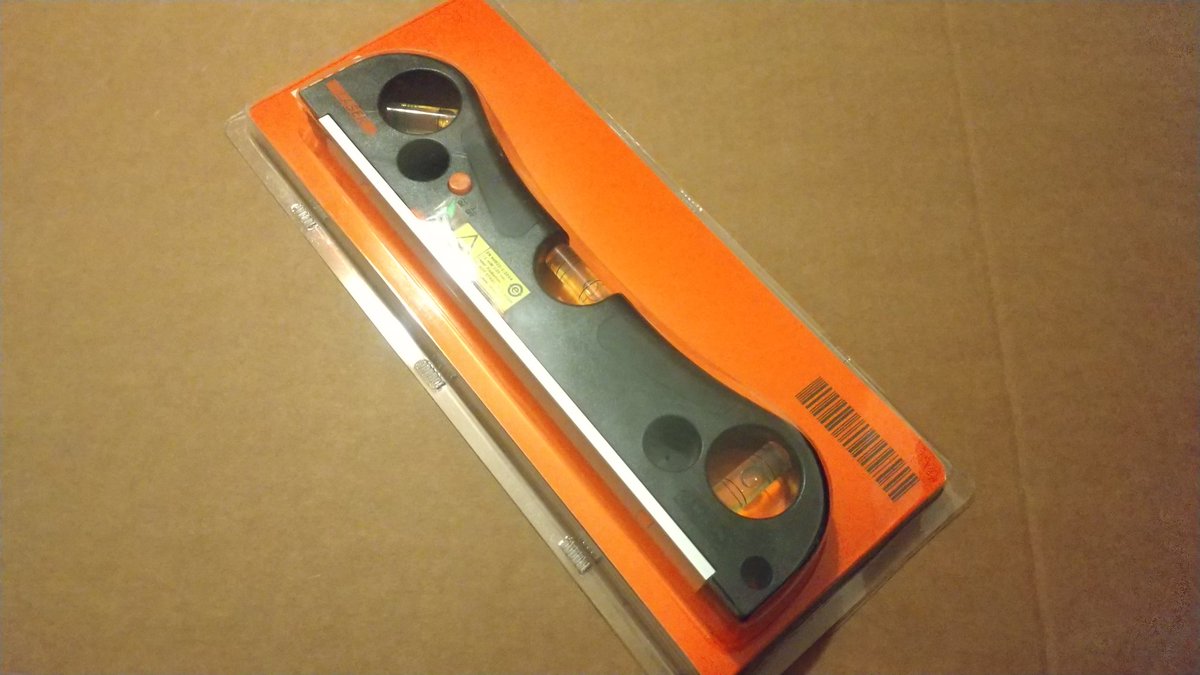 レーザー水平器