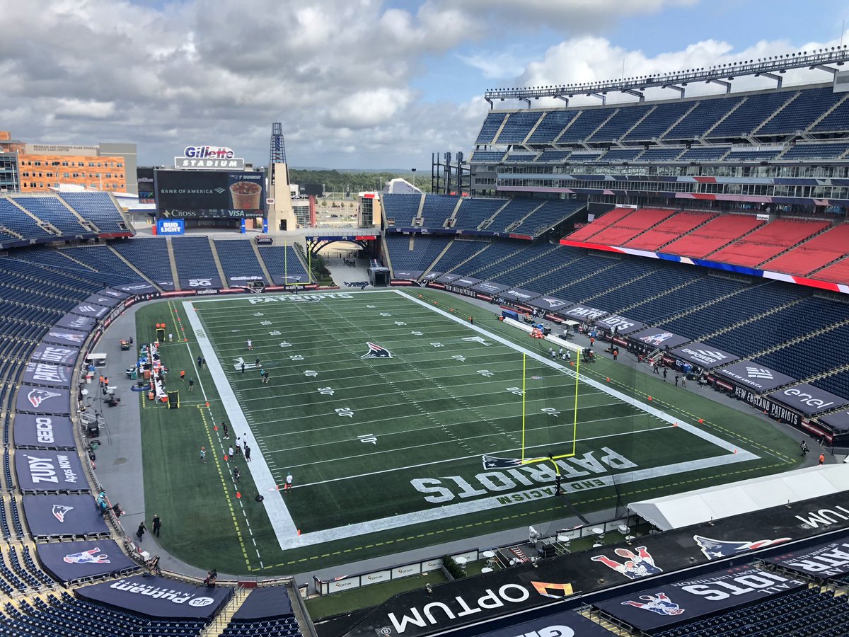 NFLMemes's tweet image. Tom Brady leaves and not a single Patriots “fan” shows up to watch their team today. They should be disgusted. 

What bandwagoners...