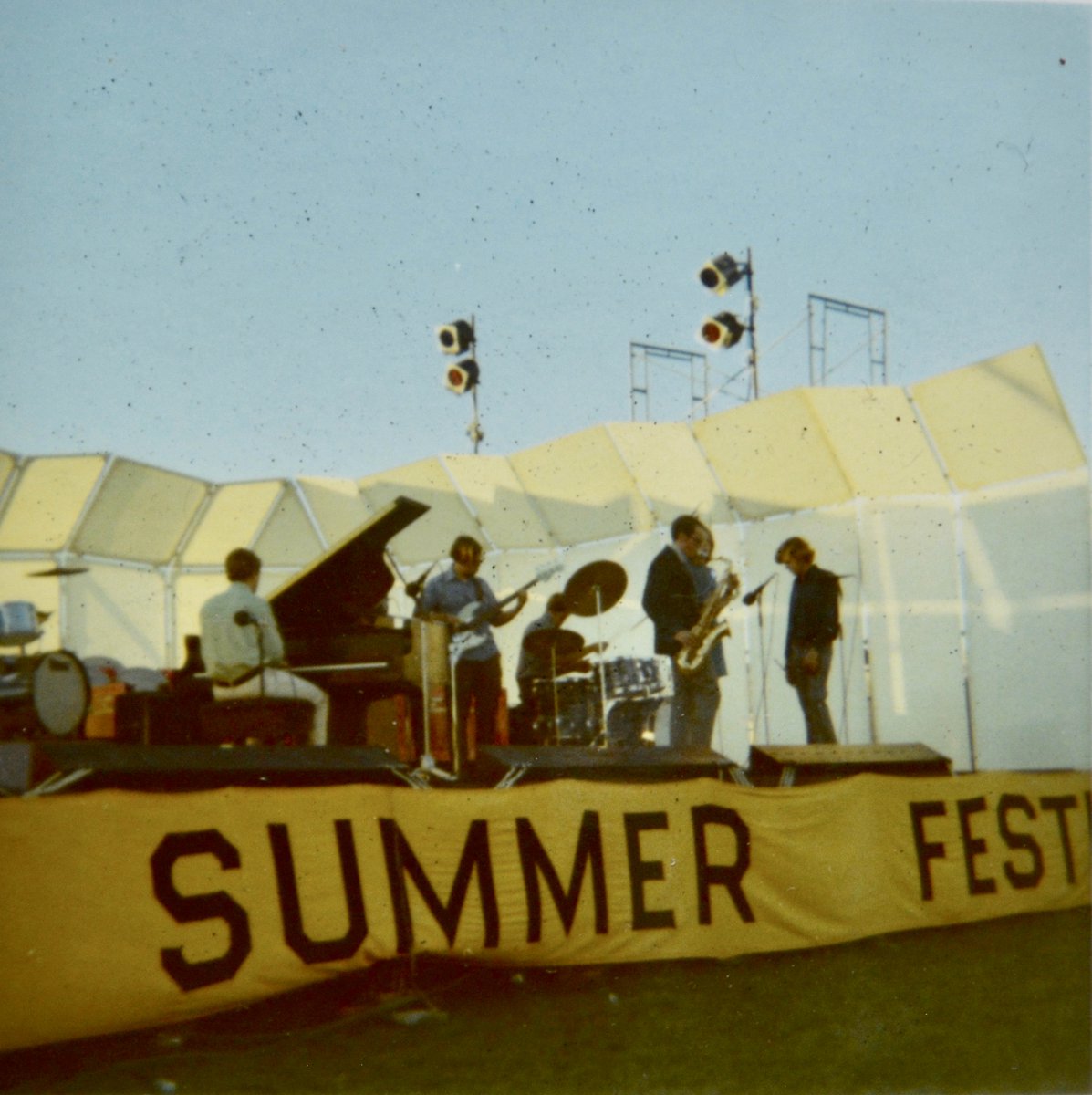 Do you know about Concord's connection to jazz? 🎷  The first Concord Summer Festival was held in 1969. We're continuing the celebration virtually this year with five days of jazz🎉  #ConcordLove #ConcordJazz #BayAreaJazz

hubs.ly/H0w1Myz0