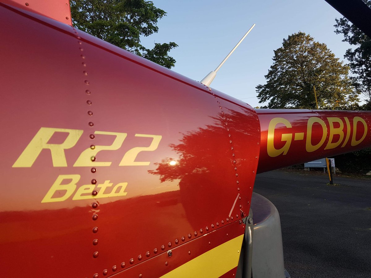 HelicentreUK's tweet image. Days don't get much better than today ☀️😎🚁 @city_airport #robinsonr22 #flying #flyinglessons #sunshine #helicharter #jetcharter info@helicentre.com