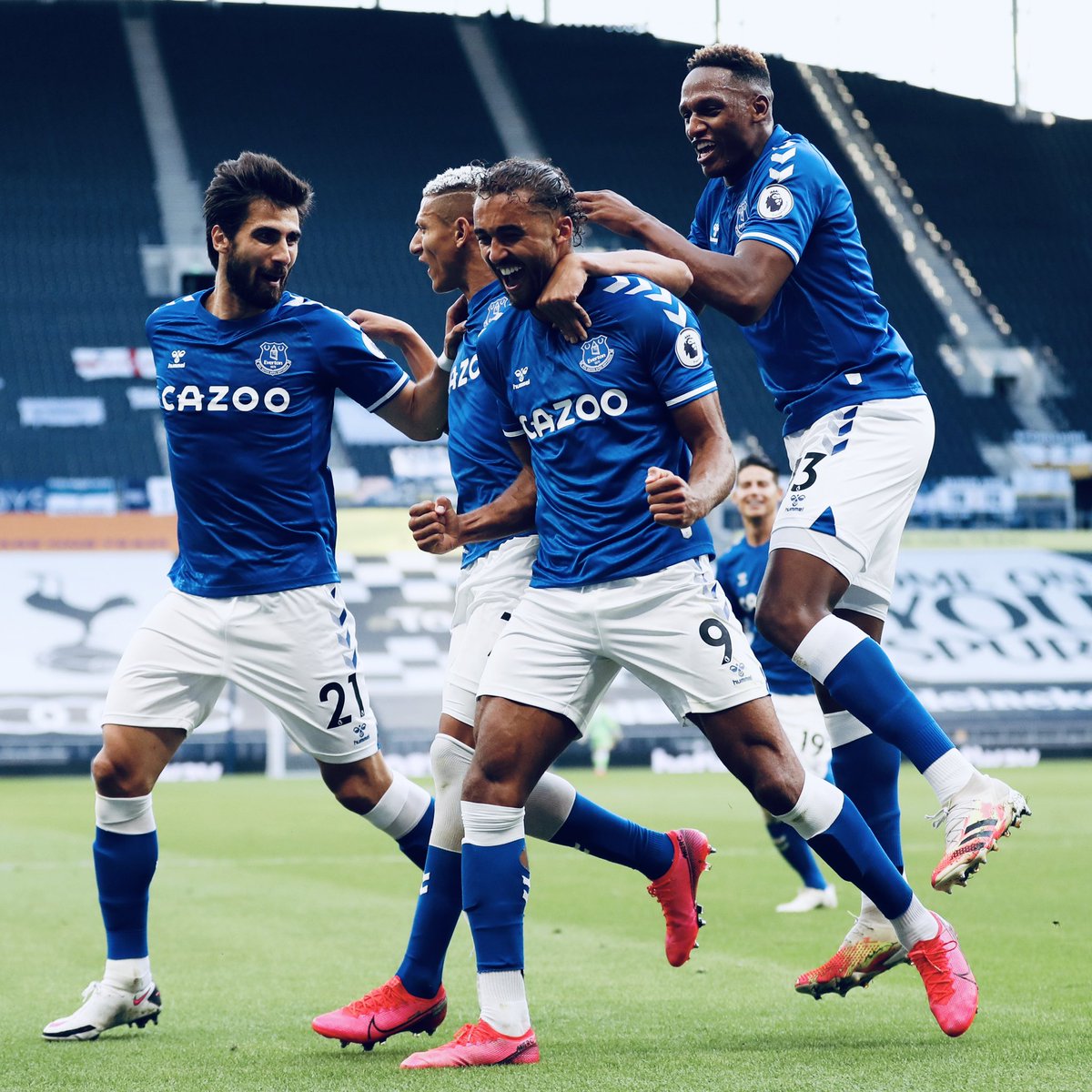 CalvertLewin14's tweet photo. Off the mark. Start as we mean to go on 🔵💪🏽 #UTFT https://t.co/AnVml5mu37