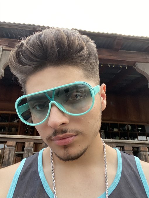 Watch Heavy pole's leaked NSFW photo on TwXstars