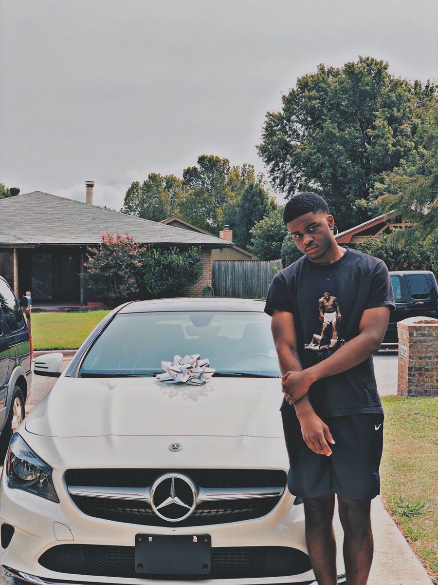 Fidelanya's tweet photo. Paid the cost to be the boss wasn't even my most expensive purchase #20🎈 #MoreLife🌺 #FirstCar🚘 https://t.co/iIGWYFOZ2i