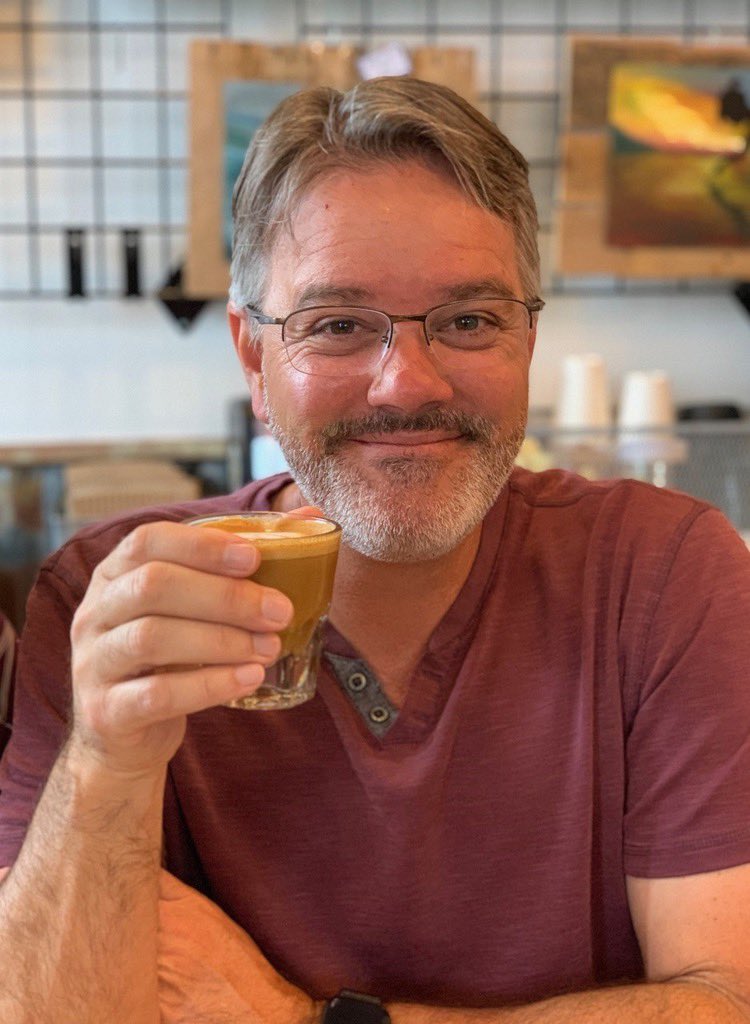 scisection's tweet photo. 💙 Dr. Gregory Hickok, Professor of Cognitive Sciences at UC Irvine and Director of the Center for Language Science, discusses his #research in speech production, the #neuroanatomy of #language and his book in a new #interview. 
💛 Now available on global podcast platforms. https://t.co/vUKIwb4oo2