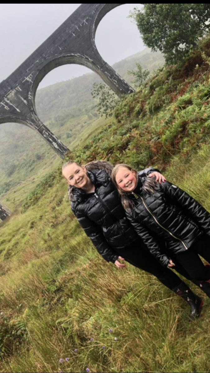 ludavin87's tweet photo. @Elder_Sankey Macey has been celebrating her star of the week in style watching the Hogwarts Express 😍 #HarryPotter https://t.co/LgcdKsNcX6