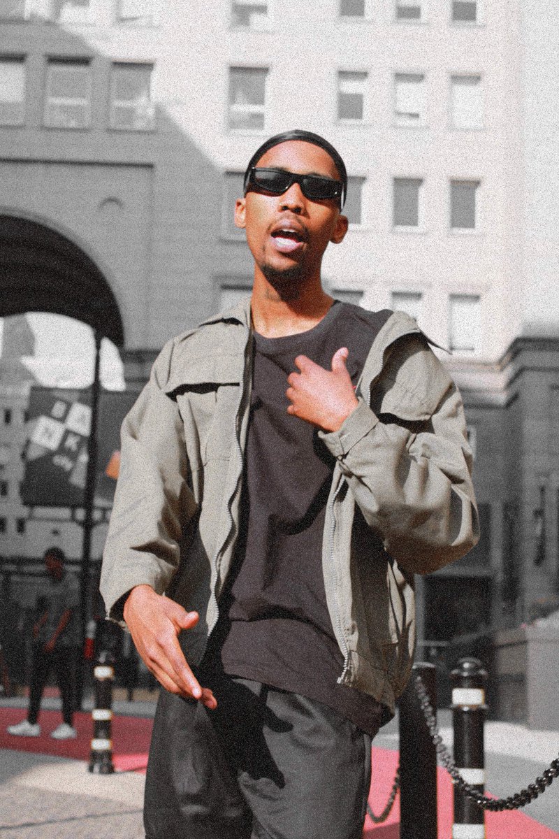 vajo_007's tweet photo. YCDB🌟❤💯 (Unofficial Music Video) 
https://t.co/gjtNoEKQxN

📸: Narciso Nas Hounwana
Edited by: @Manic_Kabana &amp; @ThirdyRSA

A major s/o to the love and support er'one been showing❤🌍⚘ https://t.co/XJ2iaw1ZMZ