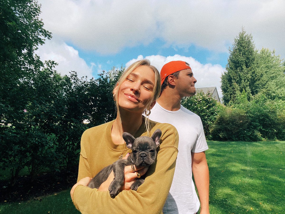 HaileyHendricks's tweet photo. Welcome to our lil fam, hamilton hawkins hightower. I love you so much my little ham alien bunny 🍖👽🐰 https://t.co/i3oIWARdo6