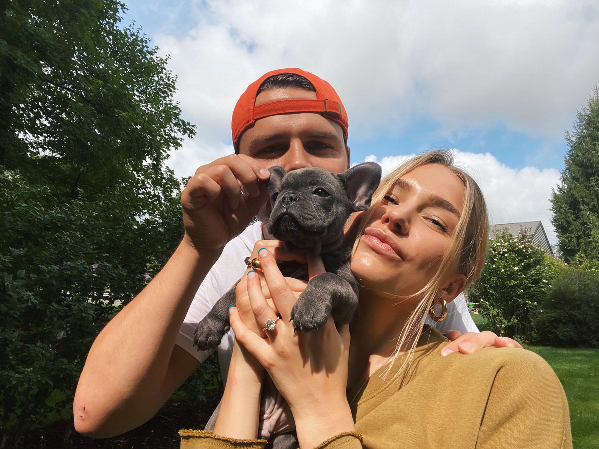 HaileyHendricks's tweet photo. Welcome to our lil fam, hamilton hawkins hightower. I love you so much my little ham alien bunny 🍖👽🐰 https://t.co/i3oIWARdo6