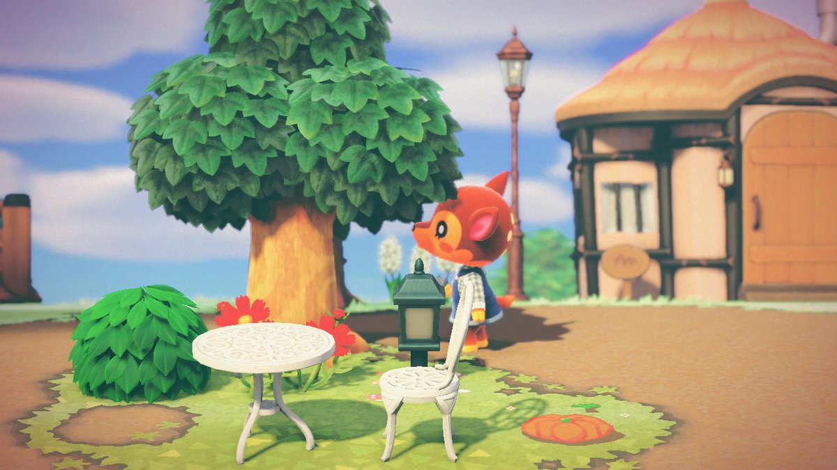 alyplyAC's tweet photo. Fauna in overalls >>>> https://t.co/IDkMhfD6vU