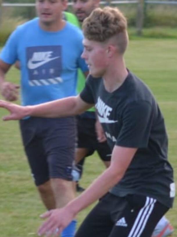 sullysportsfc's tweet photo. ***Registration Renewals***
Last one for today, welcome back @BrandonFroud, Lewis Froud, @hicks_gethin and Lewis Donovan
More exciting signings tomorrow
#younguns #wonderkids #twins #whichoneswhich #yoof https://t.co/HLNRsLo64Y