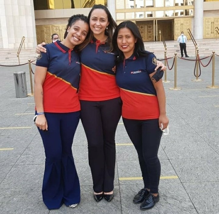 AmandaMariana_S's tweet photo. Consagração dos Evangelistas TS. É uma honrra fazer parte deste exército de Cristo.

#evg
#IURD https://t.co/GBzFCjWKt0