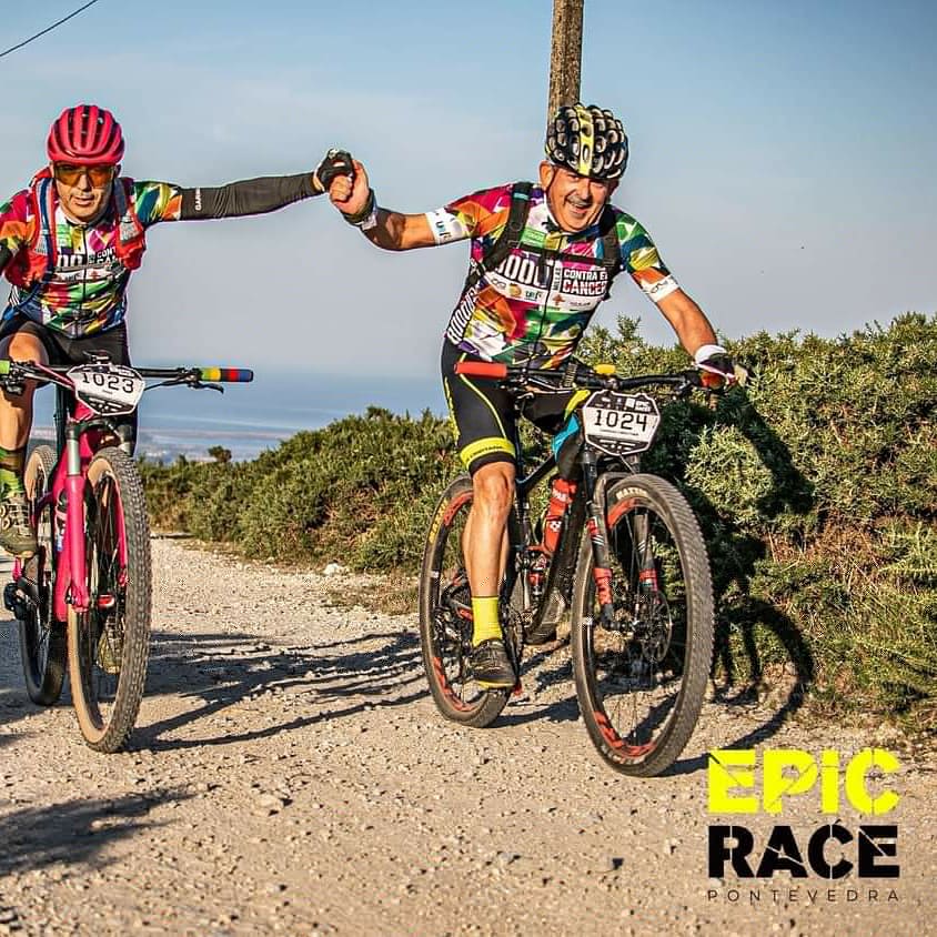 GF_series's tweet image. 👉Desde Campo de Criptana,  nuestro amigo Alfonso con el maillot de las #8000millas contra el cáncer en honor a Manolo Carrasco❤ Por otro lado,  Jose Antonio Carrasco y Ángel S., de Criptana y Pedro Muñoz respectivamente,  abanderaban el corazón de héroes en la @Epic Race💪❤💪