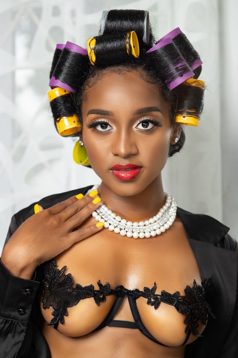 QueenBriLin's tweet photo. If gyal good one more bloodclat time 🤩🥰✨
#Vintage #Soultry https://t.co/DFdU2nYNyQ