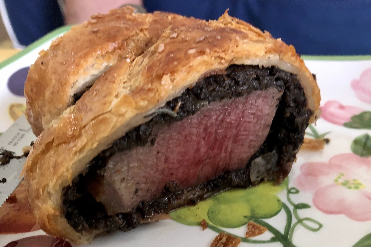 ChefSusanYtt's tweet photo. Recipe Testing:Beef Wellington with Mushroom Duxelles for client dinner party
#GoldenCrust
#MushroomDuxelles
#ChefSusanYtterberg
#PersonalChefOrlando
https://t.co/Yqz0YbCUIP https://t.co/kNYZJUxFsk