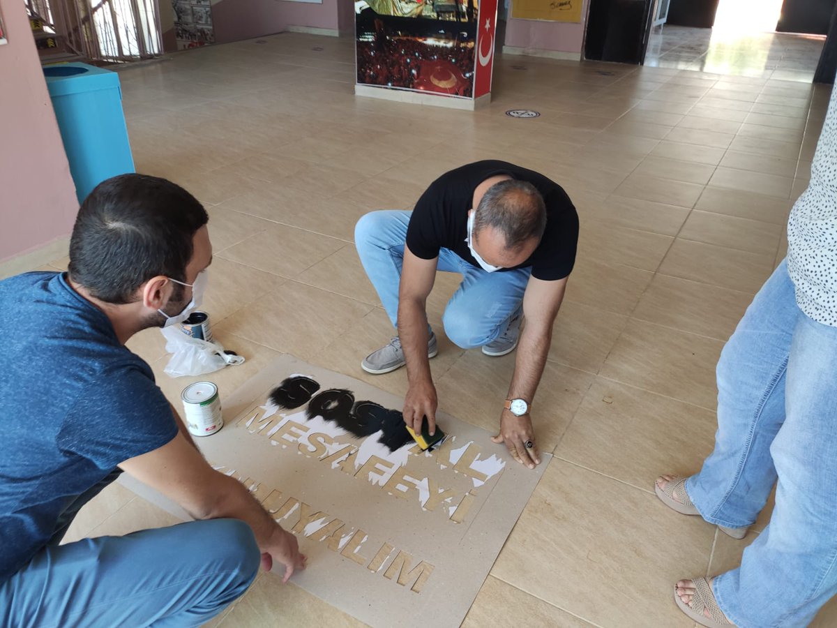 Canerie45229491's tweet photo. Tuzluca 100. Yıl Anadolu Lisesi okulum temiz kampanyası kapsamında üzerine düşeni yapıyor! #okulumtemiz #ziyaselcuk #MEB #tuzlucamem @akk_onder @OzanMALKOC61 @ziyaselcuk https://t.co/Yt3xQ8Mbe2